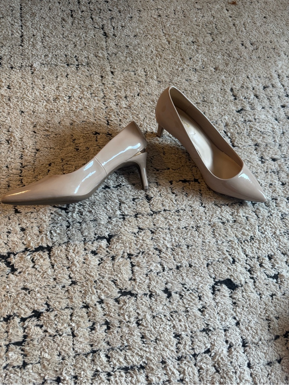 Liz Claiborne Beige Patent Pointed-Toe Pumps
